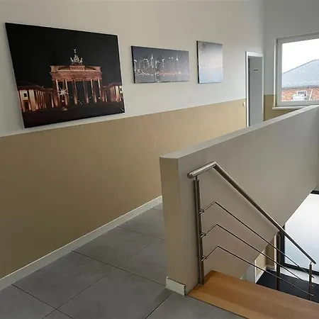 Moderne Und Schicke In Zeestow - Jedes Schlafzimmer Verfügt über Ein Eigenes Bad Apartment Brieselang