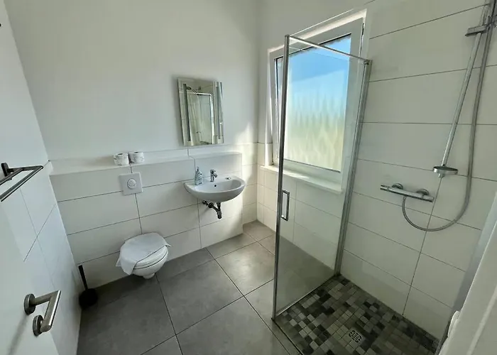 Moderne Und Schicke In Zeestow - Jedes Schlafzimmer Verfügt über Ein Eigenes Bad Apartment