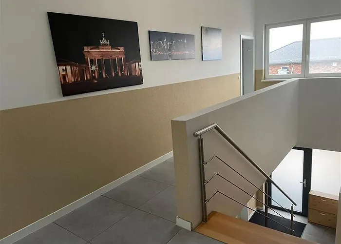 Moderne Und Schicke In Zeestow - Jedes Schlafzimmer Verfügt über Ein Eigenes Bad Apartment Brieselang